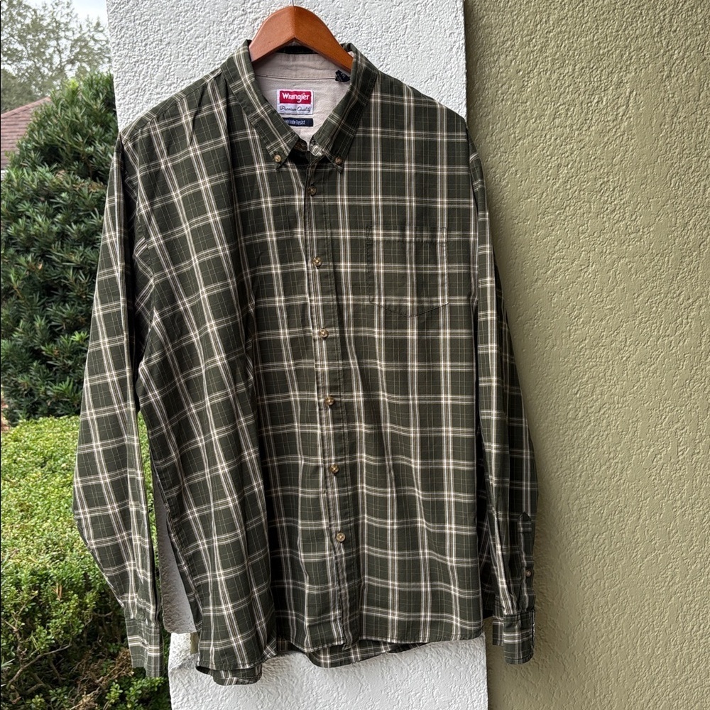 Wrangler Wrinkle Resist Olive Checkered Shirt